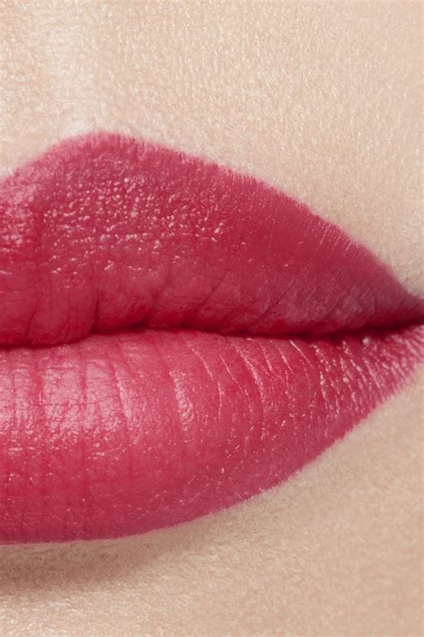 Chanel Rouge Allure Velvet Luminous Matte Lip 